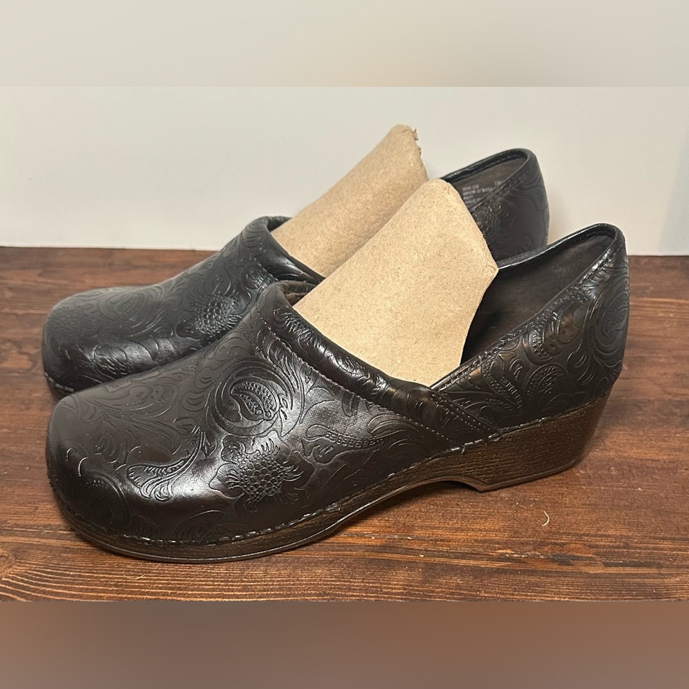 G H Bass Women's Size 10 Melinda Clogs W6476-21 Mahogany Embossed‎ Floral Brown.